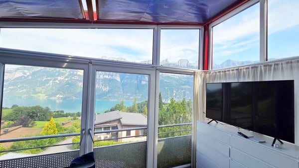 Freistehendes 1 ½-Zimmer-Einfamilienhaus mit Traumsicht auf den Walensee und wunderschönem Garten 17