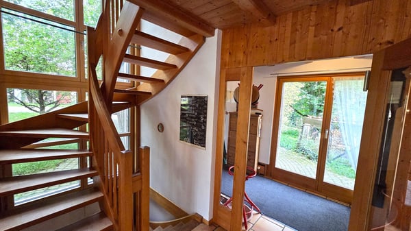 Natur soweit das Auge reicht – Freistehendes Einfamilienhaus mit Einliegerwohnung und vielen Extras 2