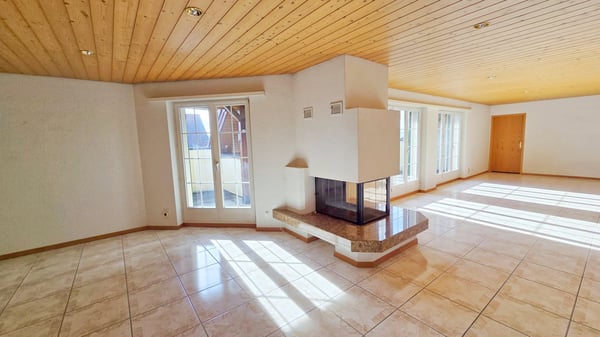 Wohnen wie im Einfamilienhaus - grosse 1 ½-Zimmer-Dachwohnung mit Cheminée und Gartenanteil 8