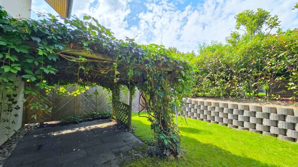 Wohnen wie im Einfamilienhaus - grosse 1 ½-Zimmer-Dachwohnung mit Cheminée und Gartenanteil 4