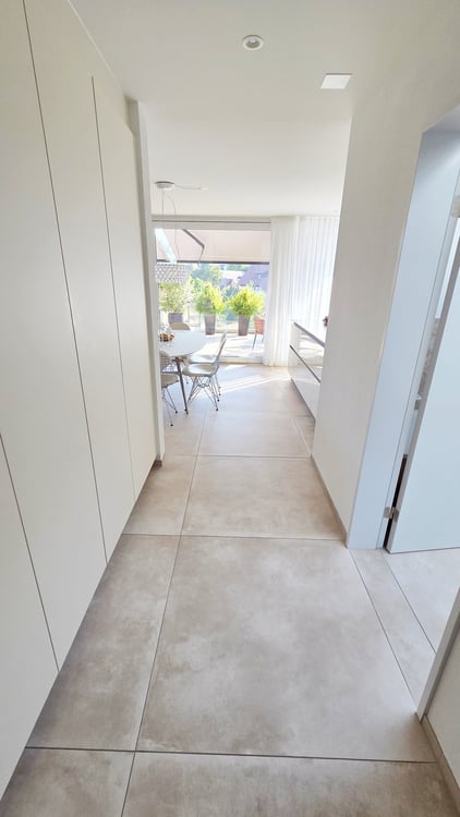 Aussergewöhnlich edle und neuwertige 1 ½ - Zimmer-ATTIKA-Wohnung mit Alpensicht an ruhiger Lage 10