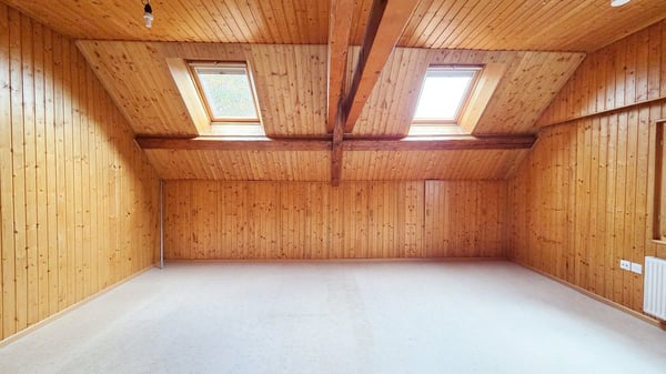 Gepflegtes Wohn- und Geschäftshaus mit Ladenlokal und 6-Zimmer-Wohnung mit 4 Parkplätzen 27