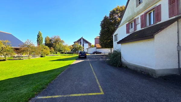 Gepflegtes Wohn- und Geschäftshaus mit Ladenlokal und 6-Zimmer-Wohnung mit 4 Parkplätzen 9