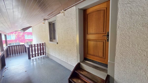 Gepflegtes Wohn- und Geschäftshaus mit Ladenlokal und 6-Zimmer-Wohnung mit 4 Parkplätzen 14