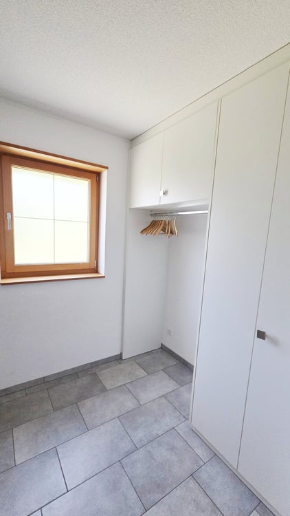 Neuwertiges, freistehendes Einfamilienhaus an unverbaubarer Aussichtslage mit grossem Schopf 16
