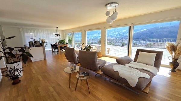 Grosszügige 5 ½-Zimmer-Terrassenwohnung mit schönstem Talblick auf der Sonnenseite 2