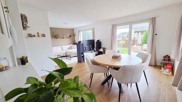 Freistehendes 4.5-Zimmer-Einfamilienhaus mit Schopf und Garage an guter Makrolage 2
