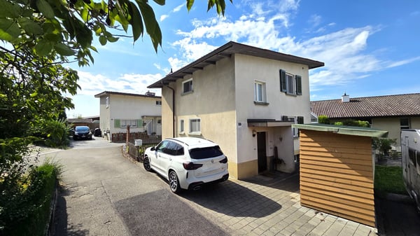 Freistehendes 4.5-Zimmer-Einfamilienhaus mit Schopf und Garage an guter Makrolage 1