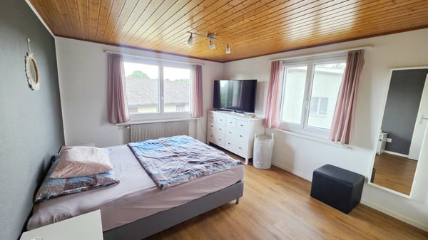 Freistehendes 4.5-Zimmer-Einfamilienhaus mit Schopf und Garage an guter Makrolage 9