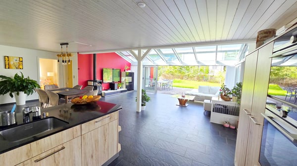 Freistehendes, gut unterhaltenes Einfamilienhaus mit riesigem Wohnraum an grandioser Makrolage 5