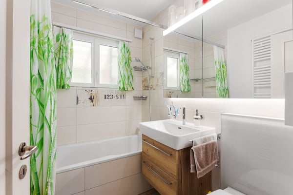 Zentrales Familienparadies mit viel Umschwung 3