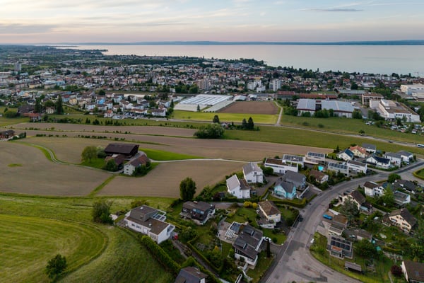 Seeblick-Oase ? zeitlose Architektur und grünes Familienparadies 1