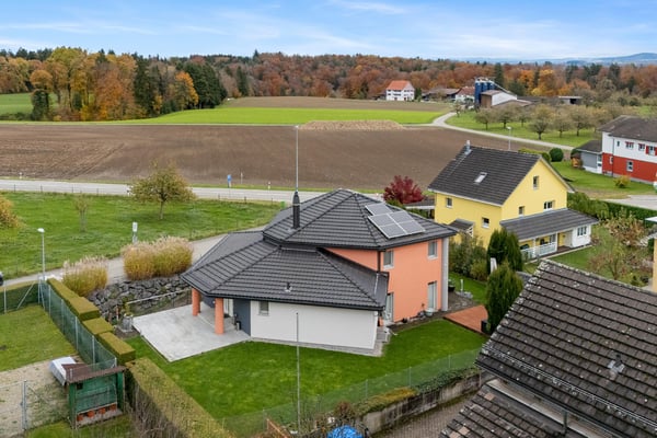 2.5 Zimmer Einfamilienhaus auf dem schönen Seerücken zwischen Pfyn und 4
