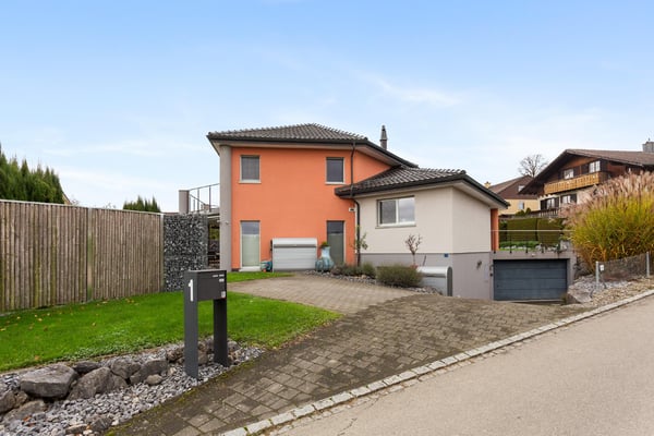 2.5 Zimmer Einfamilienhaus auf dem schönen Seerücken zwischen Pfyn und 9