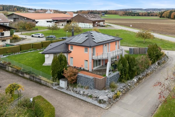 2.5 Zimmer Einfamilienhaus auf dem schönen Seerücken zwischen Pfyn und 2