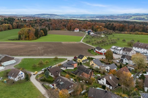 2.5 Zimmer Einfamilienhaus auf dem schönen Seerücken zwischen Pfyn und 5