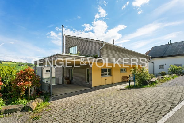 Grosszügiges Zuhause an ruhiger Lage 2