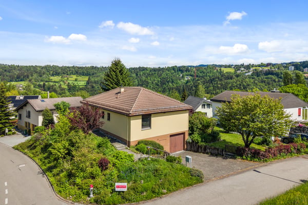 Familienfreundliches Zuhause mit grosszügigem Garten 2