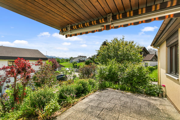 Familienfreundliches Zuhause mit grosszügigem Garten 3