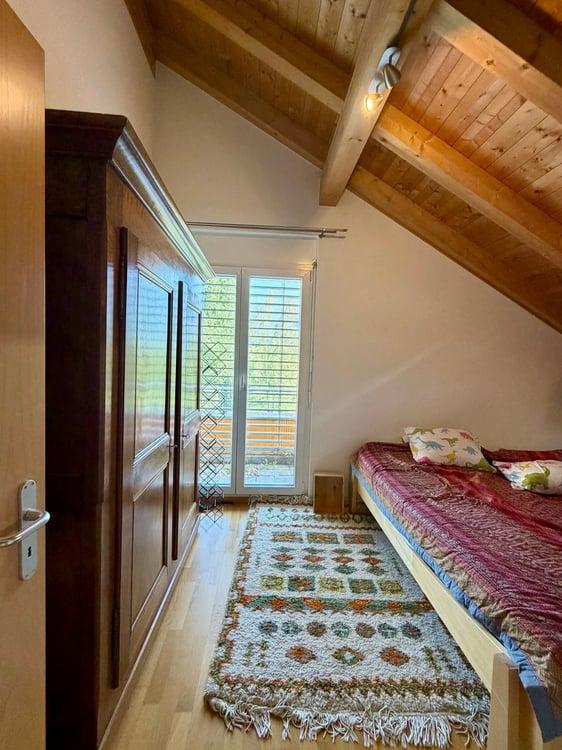 Charmante 4.5-Zimmer-Dachwohnung mit Bergpanorama in Susten 5