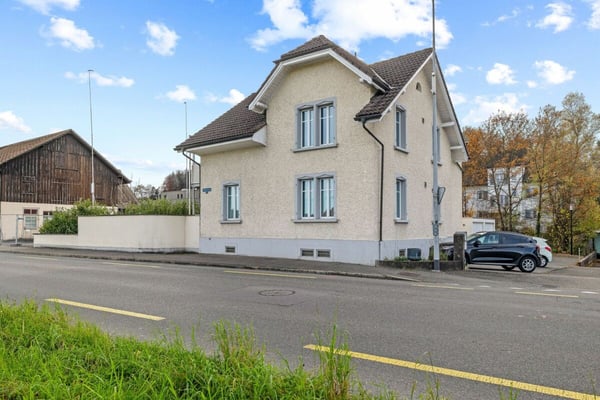 2-Familienhaus in Suhr mit grossem Potenzial 2