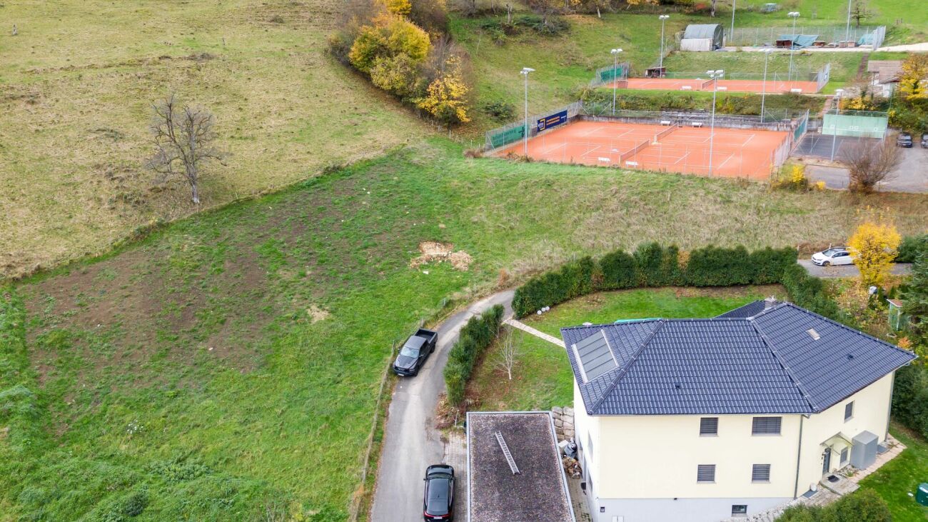 Terreno edificabile soleggiato con progetti MFH approvati - Waldenburg BL