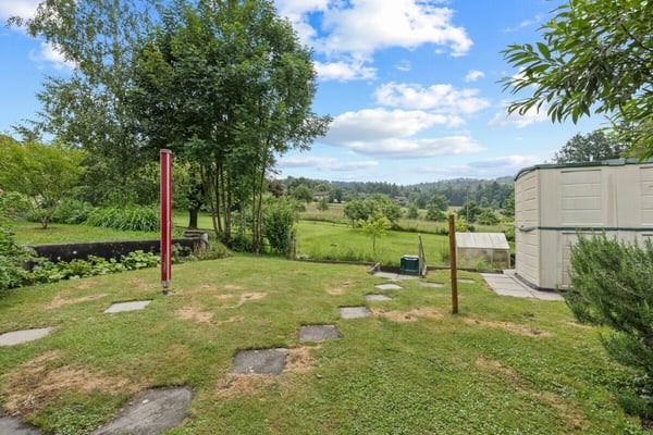 Charmates Reiheneinfamilienhaus mit Garten, Werkstatt, Garage und viel Potenzial 17