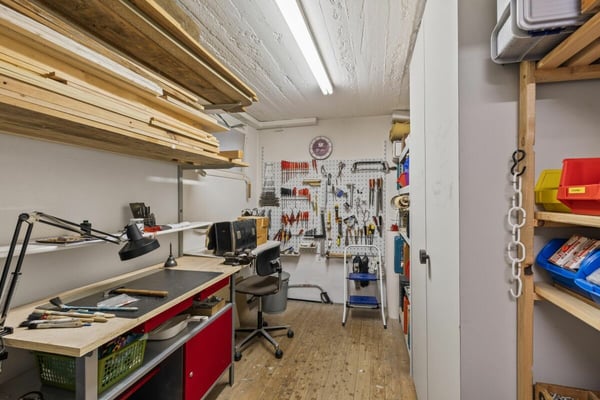 Charmates Reiheneinfamilienhaus mit Garten, Werkstatt, Garage und viel Potenzial 15