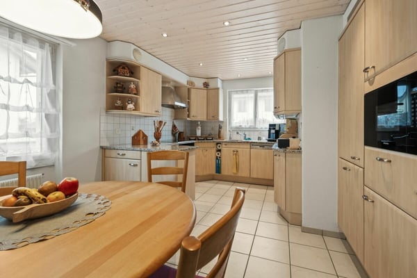 Charmates Reiheneinfamilienhaus mit Garten, Werkstatt, Garage und viel Potenzial 6