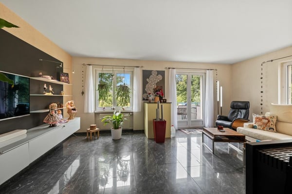 Charmates Reiheneinfamilienhaus mit Garten, Werkstatt, Garage und viel Potenzial 4