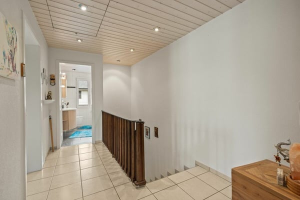 Charmates Reiheneinfamilienhaus mit Garten, Werkstatt, Garage und viel Potenzial 7