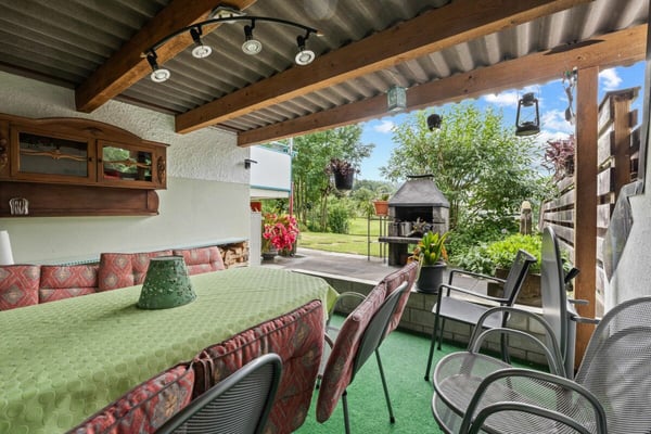 Charmates Reiheneinfamilienhaus mit Garten, Werkstatt, Garage und viel Potenzial 16