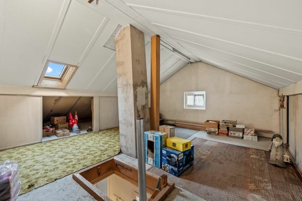 Charmates Reiheneinfamilienhaus mit Garten, Werkstatt, Garage und viel Potenzial 13