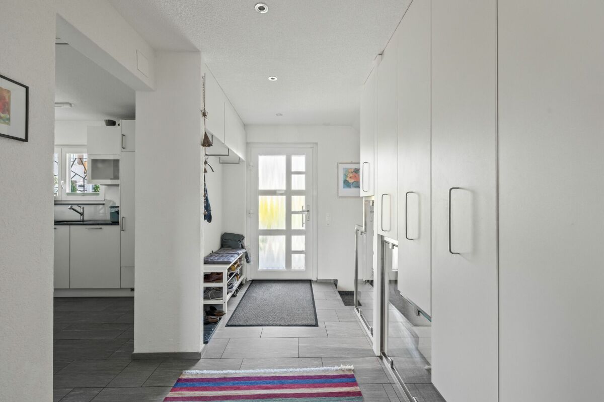 Gepflegtes Zweifamilienhaus mit Charme, Rendite und Freiheit