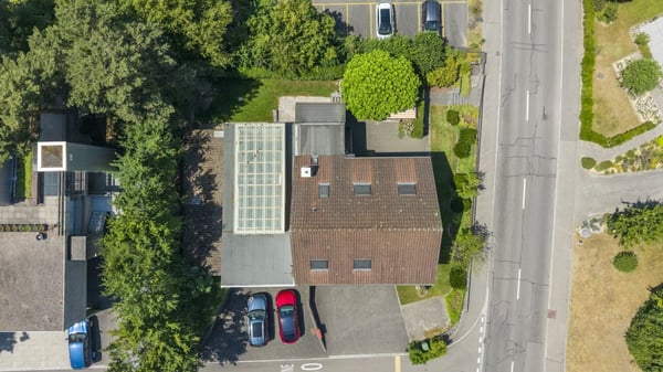 8.5-Zimmer- Einfamilienhaus mit 2.5-Zimmer- Einliegerwohnung, grosser Garage und Lagerflächen 19