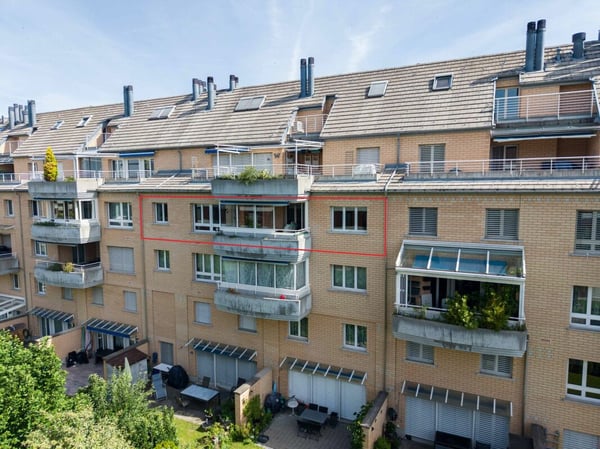 Grosszügige 4.5-Zimmer-Wohnung - ruhig, hell und mit Blick ins Grüne. 3