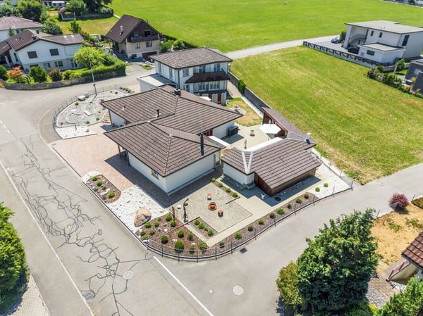 Parzelle mit 2 Einfamilienhäusern - Lindenweg 6 / Mätteliweg 26 2