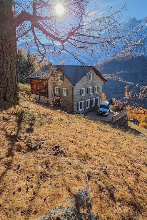 Exklusive Berghaus-Lodge auf 2’000 m ü. M. – Retreats, Gruppen, Gastronomie & Private Nutzung 2