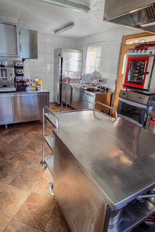 Exklusive Berghaus-Lodge auf 2’000 m ü. M. – Retreats, Gruppen, Gastronomie & Private Nutzung 19