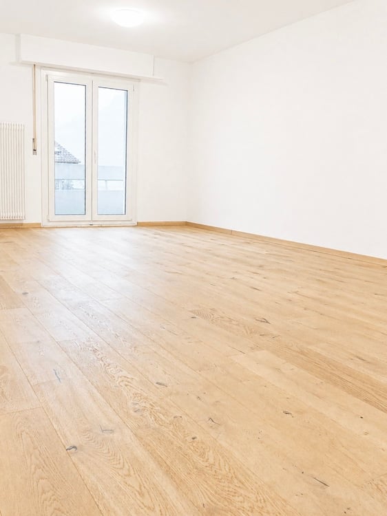 Frisch renovierte 4.5-Zimmer-Terrassenwohnung mit drei Balkonen in Susten 2