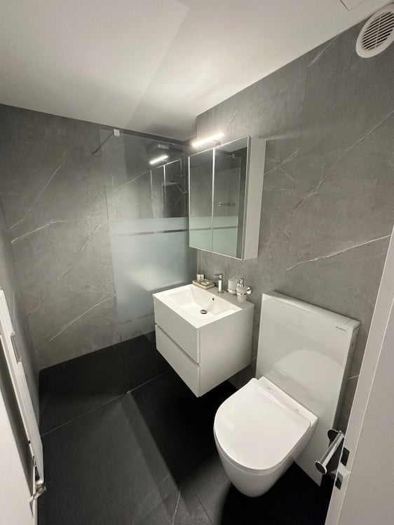 Modernes Studio mit Balkon – Ideal für Ferien & Investment 4