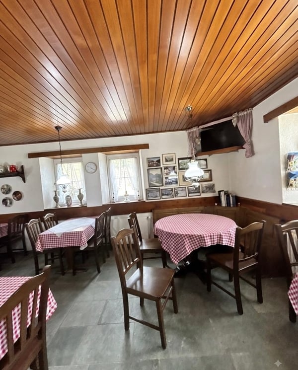 Café-Restaurant & Wohnung Engeloch (Simplon) – inkl. Garage und Parkplatz 17