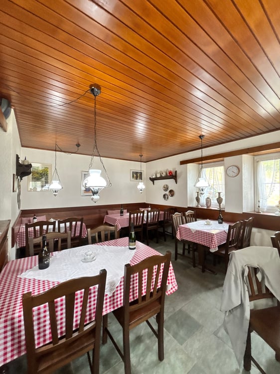 Café-Restaurant & Wohnung Engeloch (Simplon) – inkl. Garage und Parkplatz 7