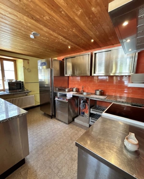 Café-Restaurant & Wohnung Engeloch (Simplon) – inkl. Garage und Parkplatz 12