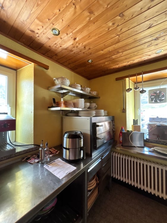 Café-Restaurant & Wohnung Engeloch (Simplon) – inkl. Garage und Parkplatz 9