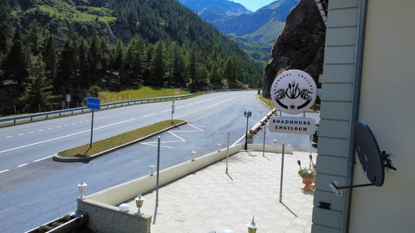 Café-Restaurant & Wohnung Engeloch (Simplon) – inkl. Garage und Parkplatz 2