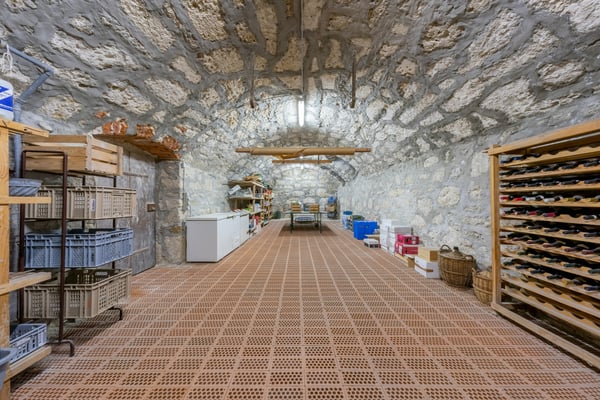 Sie suchen eine besondere Liegenschaft mit viel Charme? 13