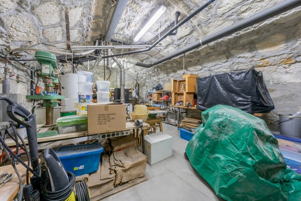 Sie suchen eine besondere Liegenschaft mit viel Charme? 12