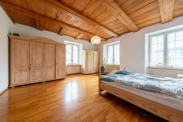 Sie suchen eine besondere Liegenschaft mit viel Charme? 8