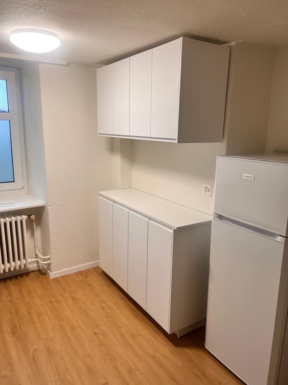Charmantes Möbeliertes Einzelzimmer in historischem Gebäude in Zürich 2